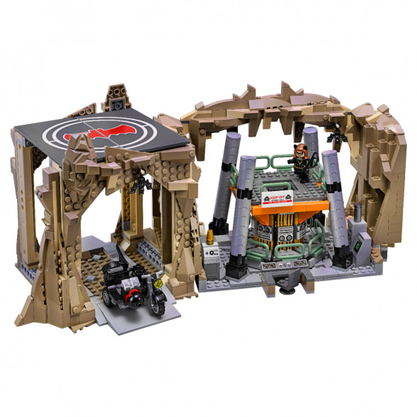 Конструктор LEGO Коллекционные наборы 76052 Логово Бэтмена в Барнауле