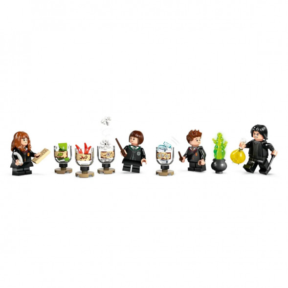 Конструктор LEGO Harry Potter 76431 Замок Хогвартс Класс зельеварения в Барнауле