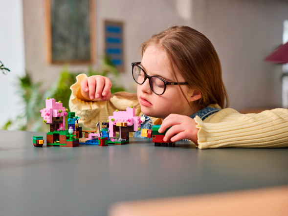 Конструктор LEGO Minecraft 21260 Сад цветущей вишни в Барнауле