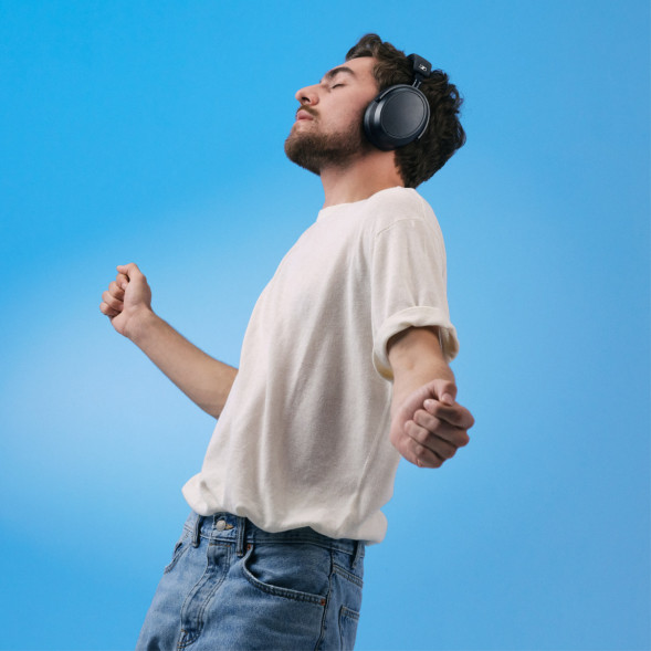 Беспроводные наушники Sennheiser Momentum 4 Wireless, Black в Барнауле