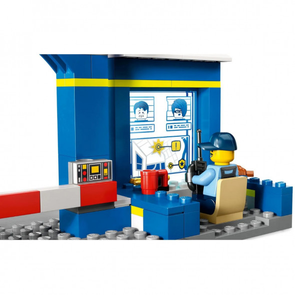 Конструктор LEGO City 60370 Побег из полицейского участка в Барнауле