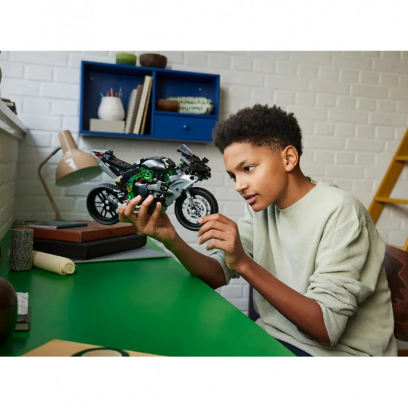 Конструктор LEGO Technic 42170 Мотоцикл Kawasaki Ninja H2R в Барнауле